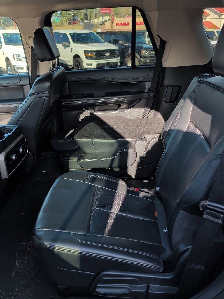 Certified 2024 Ford Expedition XLT image 9
