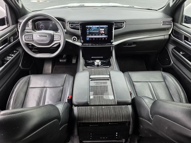 Used 2022 Jeep Wagoneer Series III RWD image 8