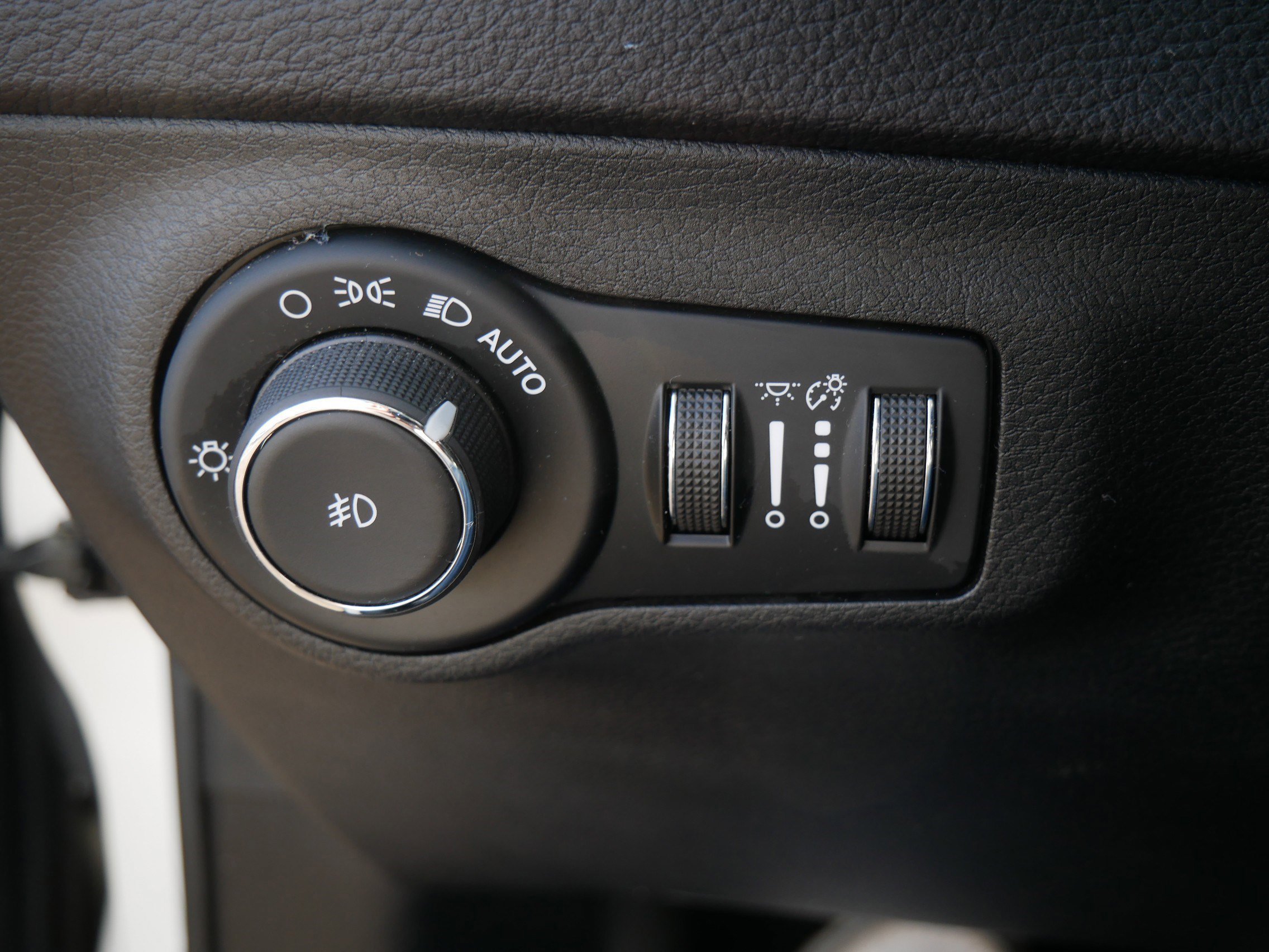 Used 2018 Jeep Compass Trailhawk w/ Cold Weather Group image 26