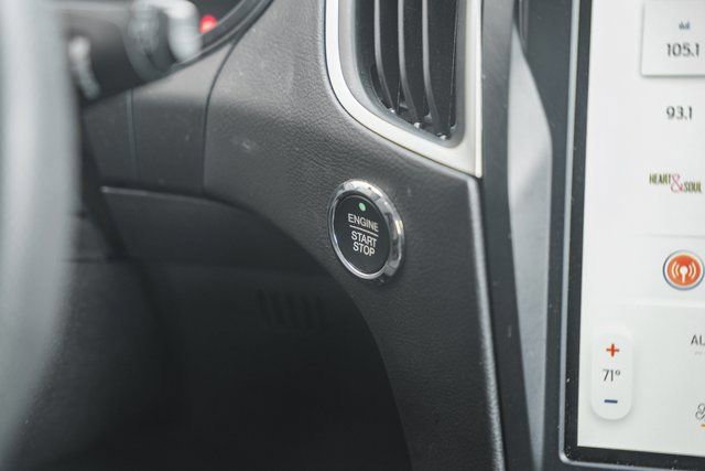 Certified 2022 Ford Edge SE w/ Black Appearance Package image 32