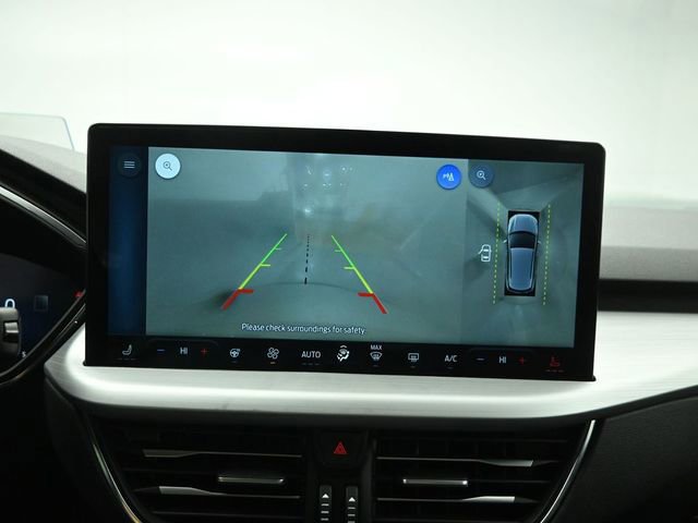 Certified 2024 Ford Escape SE w/ PHEV Premium Package image 28