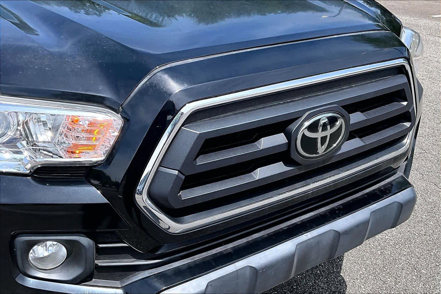 Used 2021 Toyota Tacoma SR5 RWD image 29