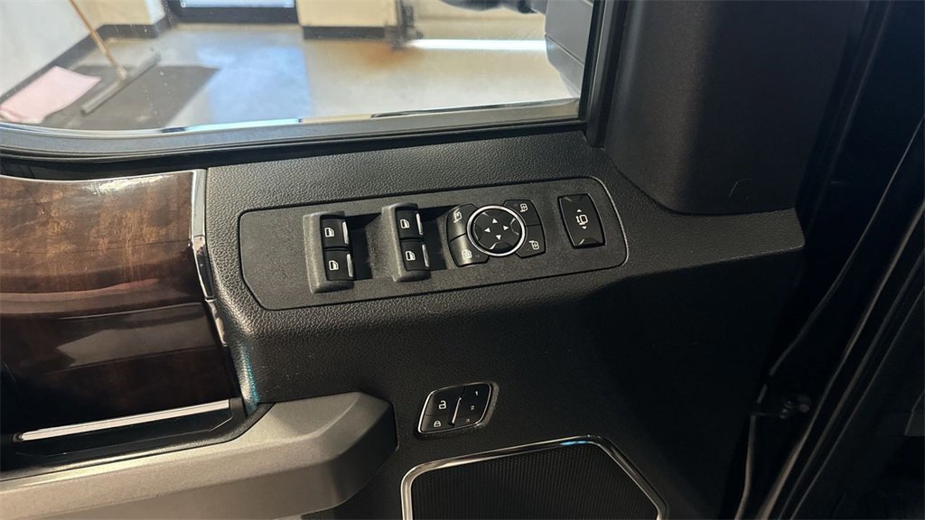 Certified 2017 Ford F350 Platinum w/ Platinum Ultimate Package image 30