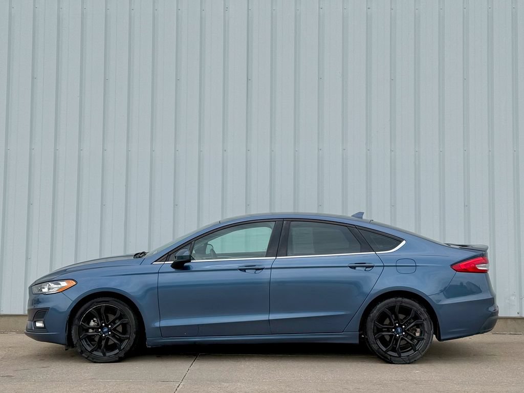 Certified 2019 Ford Fusion SE w/ Equipment Group 151A FWD image 3