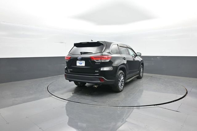 Used 2019 Toyota Highlander XLE image 7
