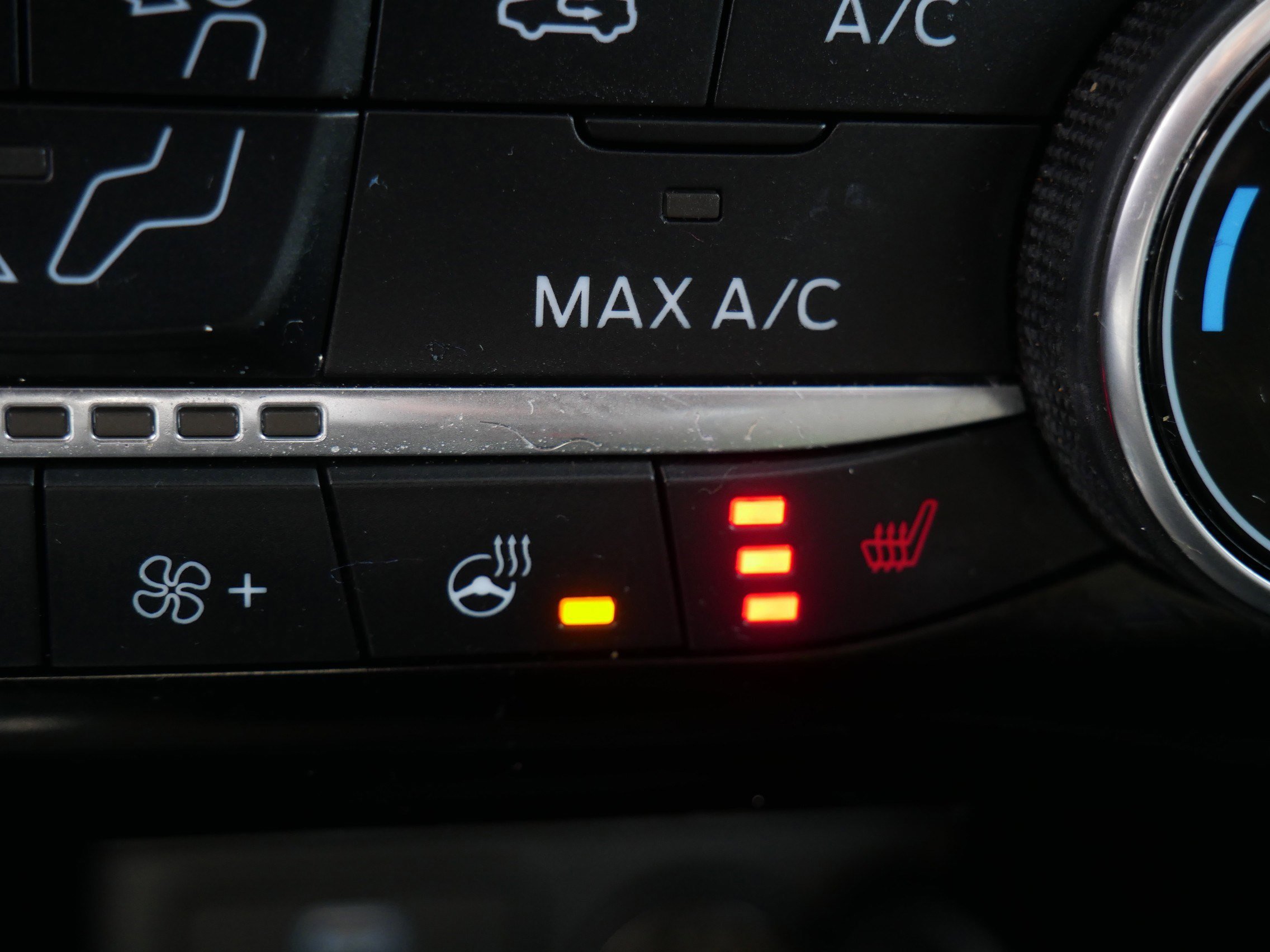 Certified 2022 Ford Escape SEL w/ SEL Stealth AWD Package image 31