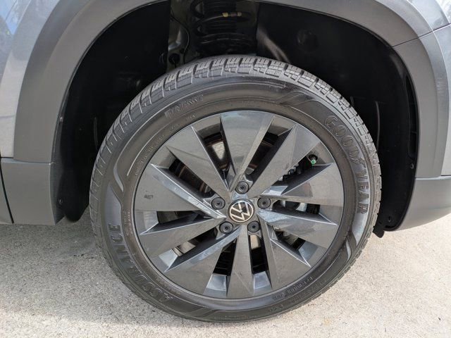 Used 2023 Volkswagen Taos S image 10