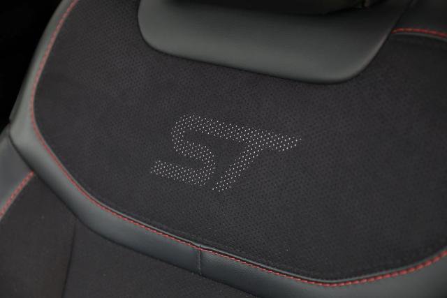 Certified 2025 Ford Explorer ST image 23