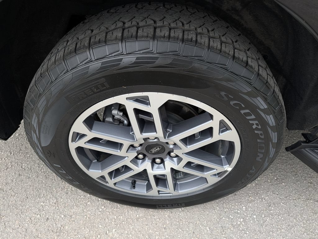 Certified 2025 Ford Expedition Active AWD/4WD image 36