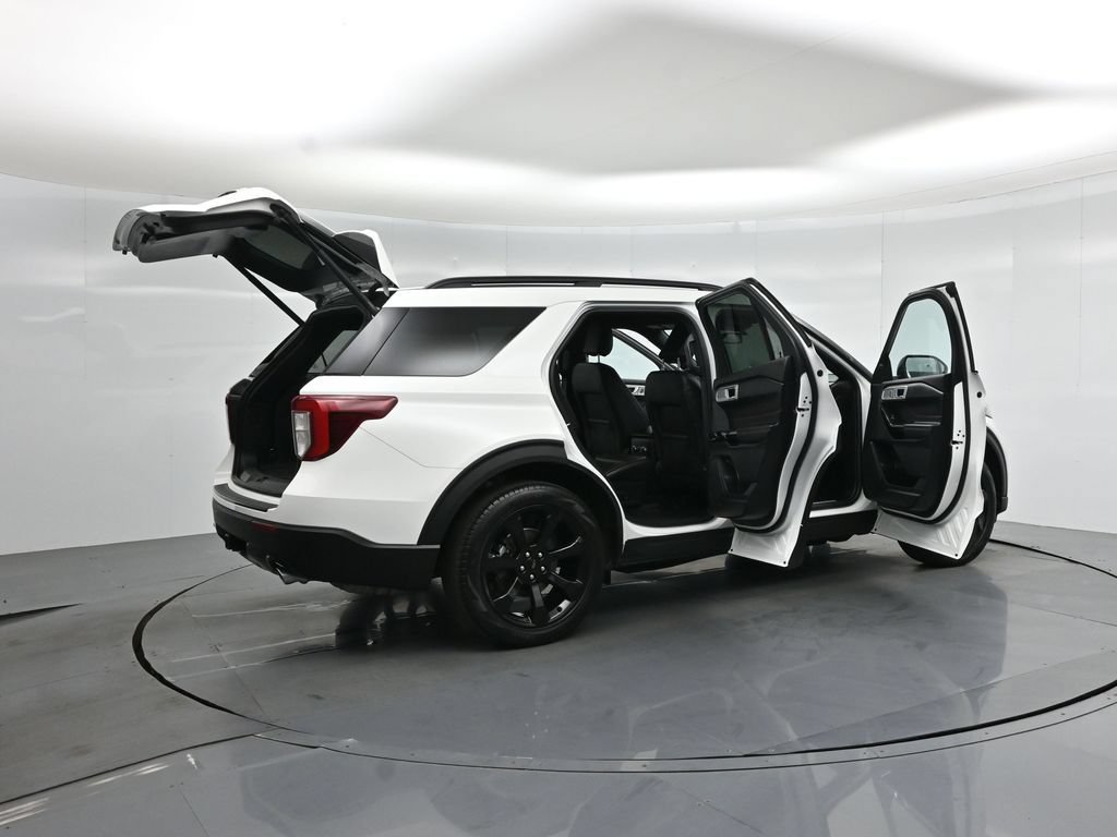 Certified 2023 Ford Explorer ST-Line w/ Class IV Trailer Tow Package RWD image 6