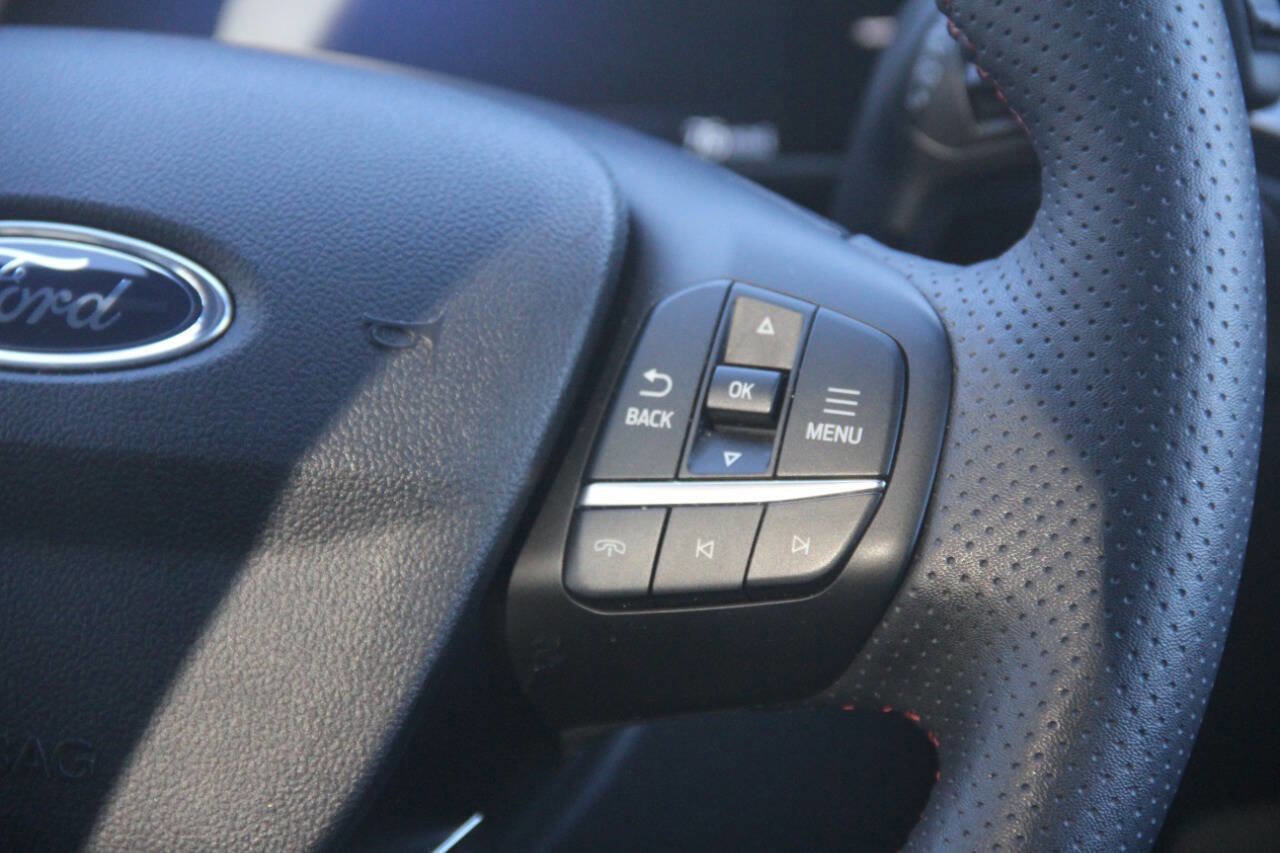 Certified 2025 Ford Escape ST-Line Select image 18