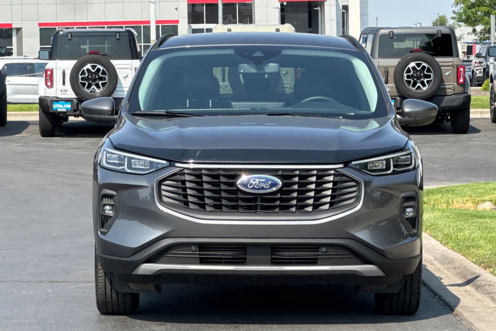 Certified 2025 Ford Escape Platinum AWD/4WD image 10