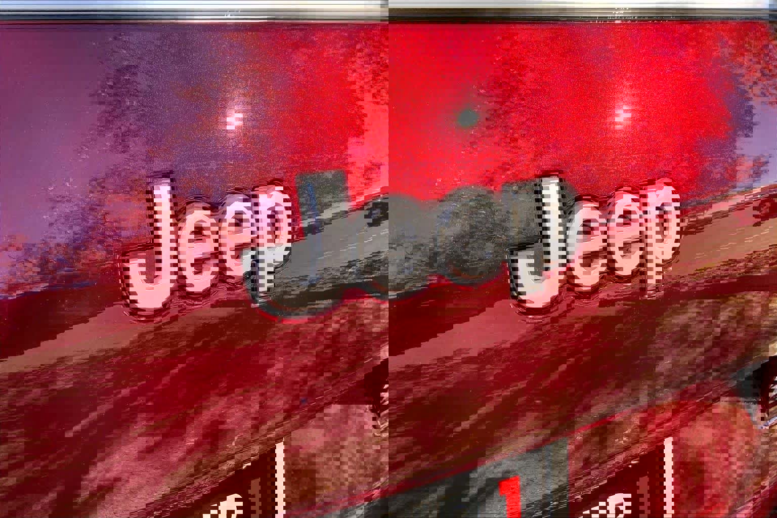 Used 2025 Jeep Grand Cherokee L Summit image 9