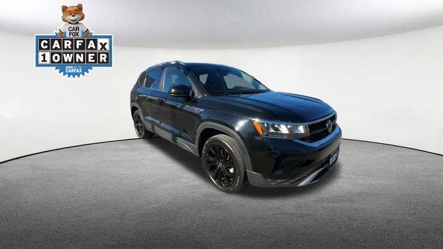 Used 2023 Volkswagen Taos SE image 2