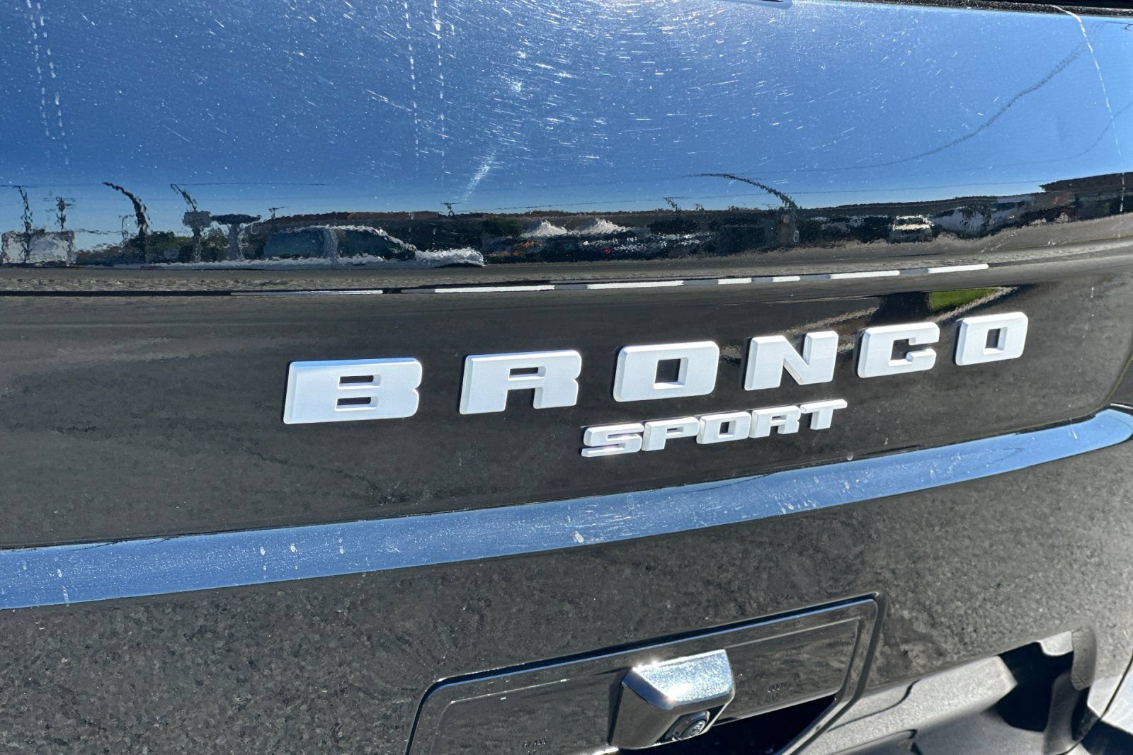 Certified 2025 Ford Bronco Sport Outer Banks w/ Outer Banks Tech Package+ AWD/4WD image 25
