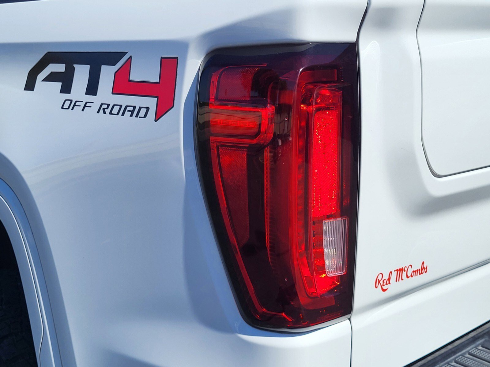 Used 2022 GMC Sierra 1500 AT4 w/ AT4 Premium Package image 10