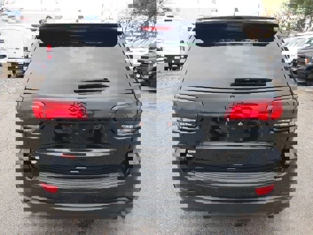 Used 2019 Jeep Grand Cherokee Laredo image 4