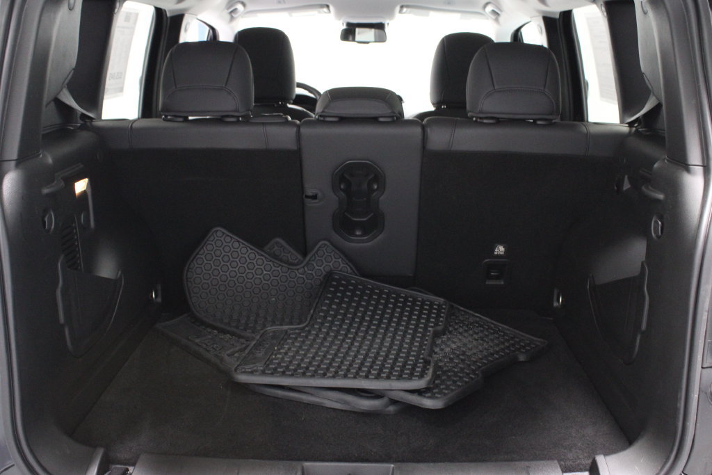 Used 2022 Jeep Renegade Limited AWD/4WD image 17