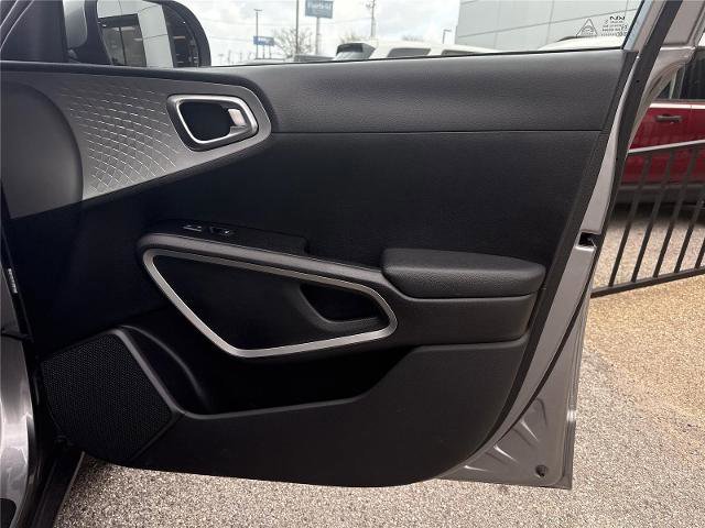 Used 2024 Kia Soul LX w/ Option Group 015 FWD image 21