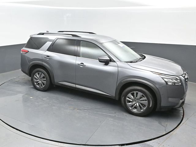 Used 2025 Nissan Pathfinder SV AWD/4WD image 16