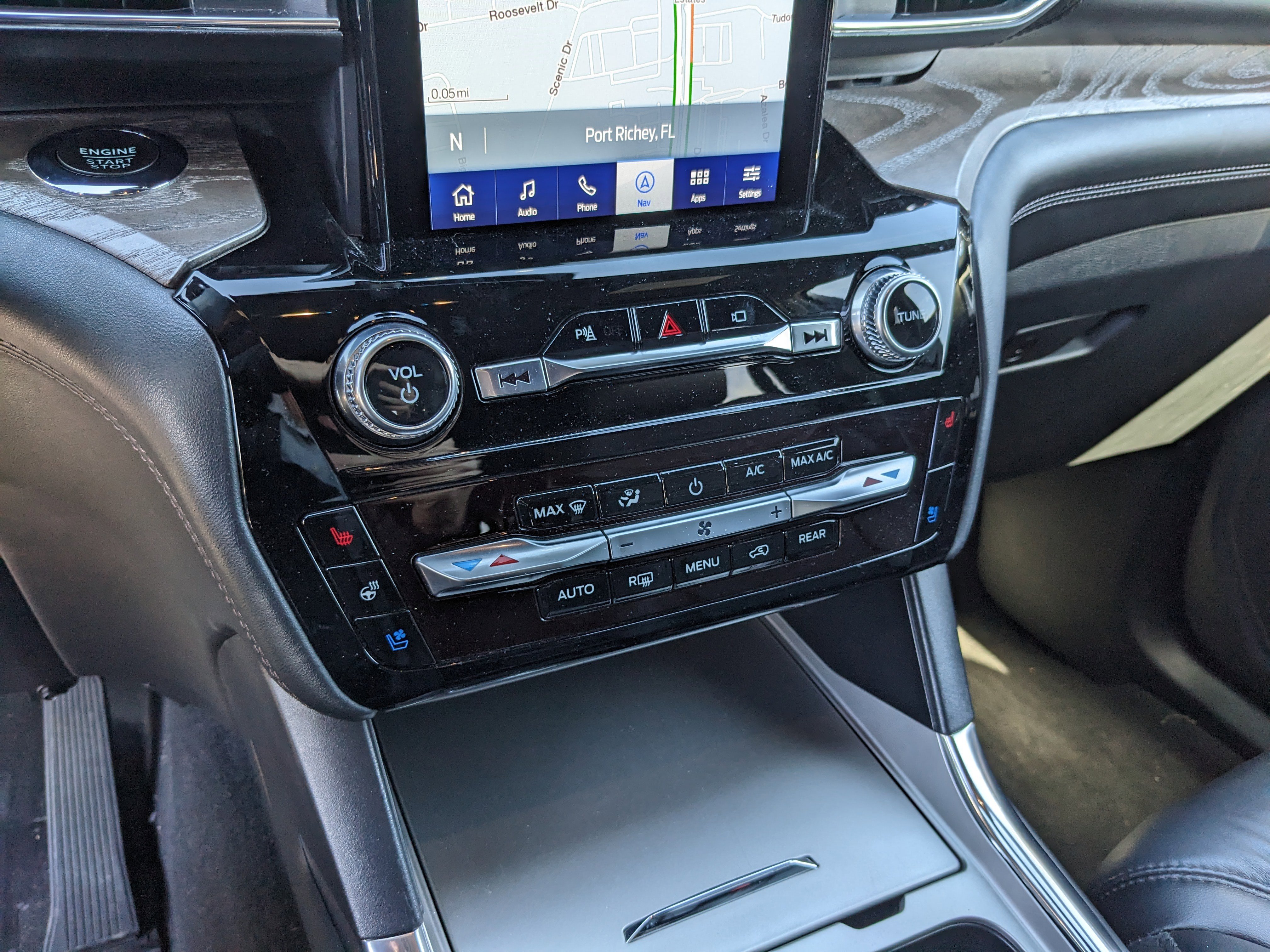 Certified 2022 Ford Explorer Platinum w/ Equipment Group 601A image 27