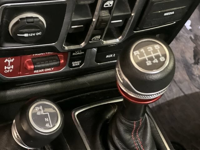Used 2020 Jeep Gladiator Rubicon AWD/4WD image 6