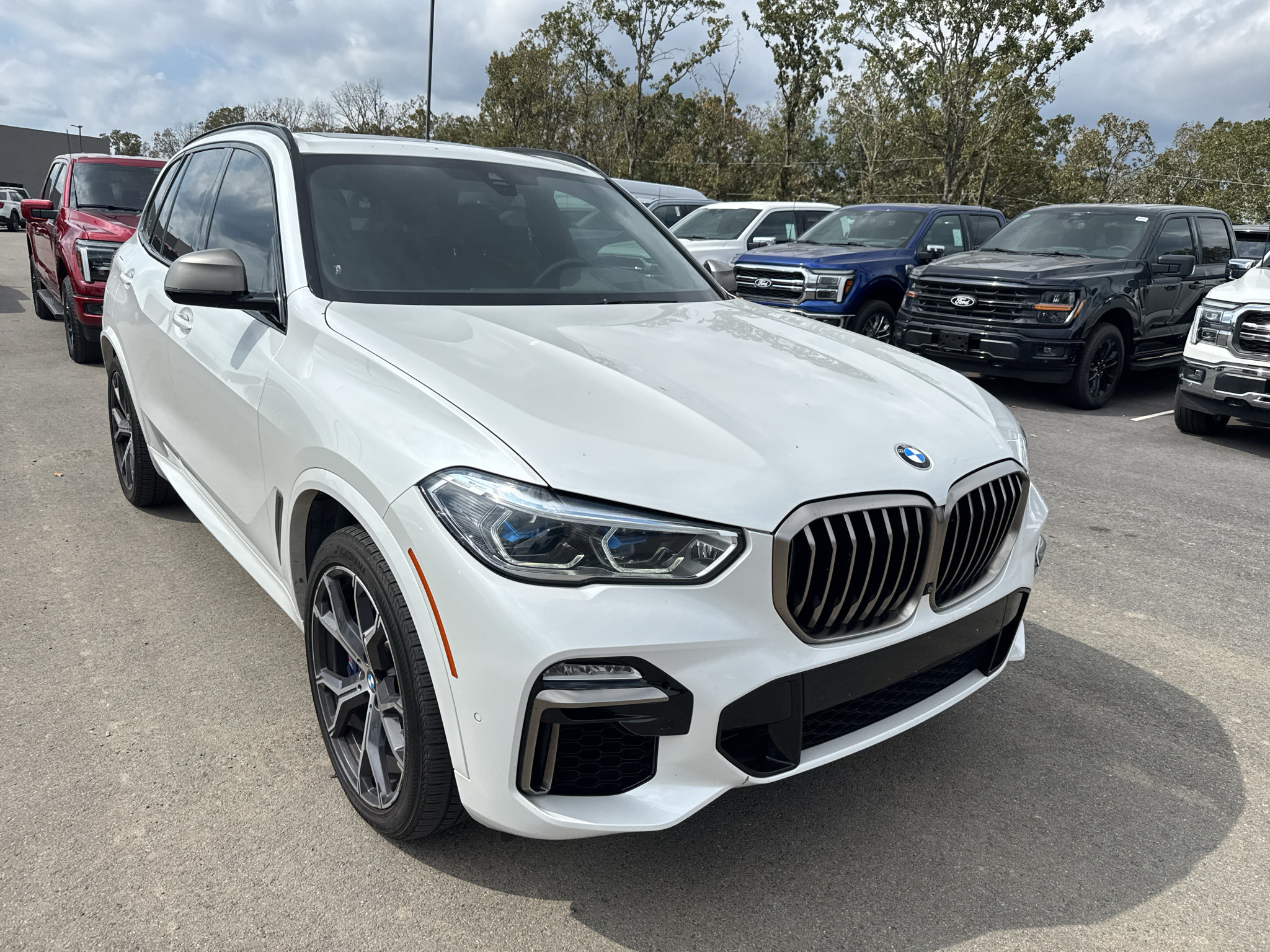 Used 2020 BMW X5 M50i w/ Executive Package AWD/4WD image 3