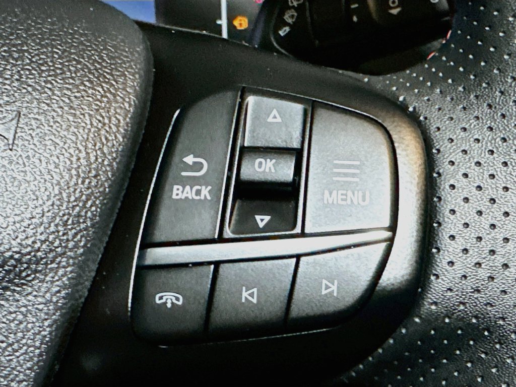 Certified 2025 Ford Escape ST-Line AWD/4WD image 32