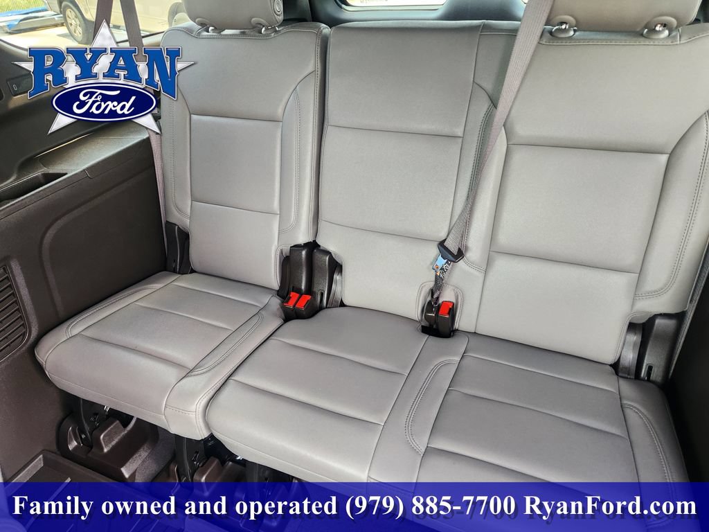 Used 2025 Chevrolet Suburban Z71 w/ Comfort Package AWD/4WD image 21