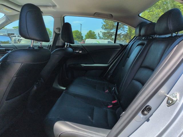 Used 2017 Honda Accord Touring image 16