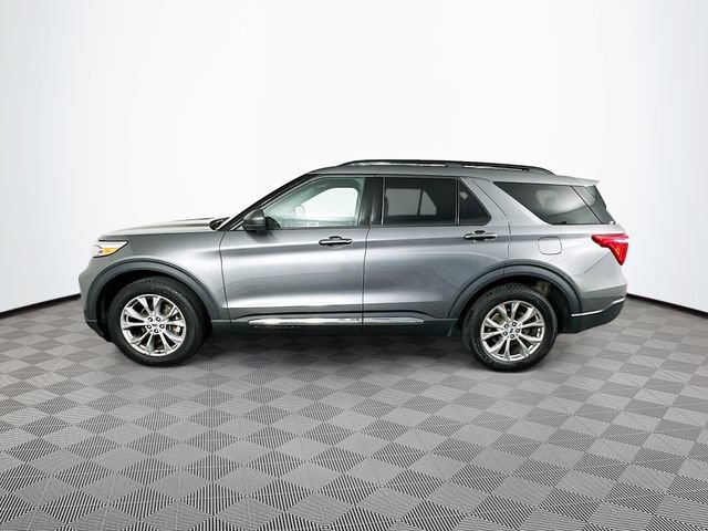 Certified 2023 Ford Explorer XLT w/ Equipment Group 202A AWD/4WD image 8