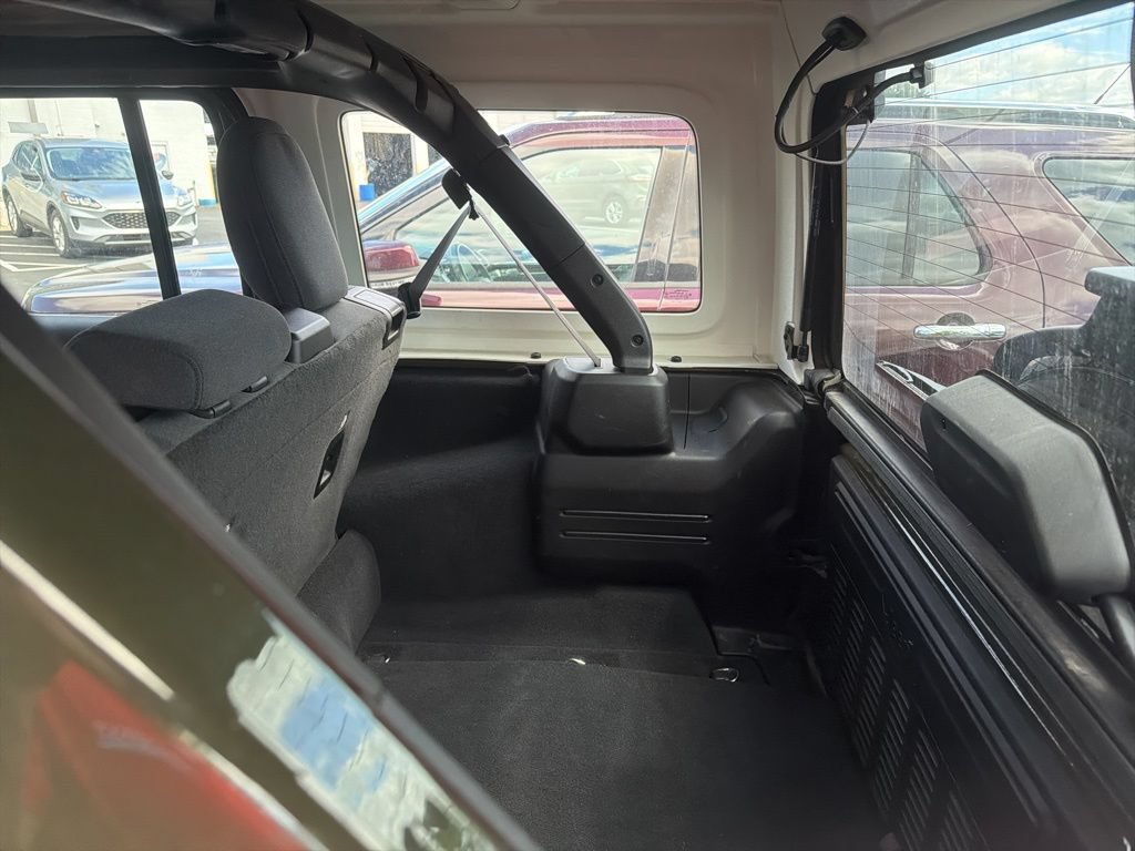 Used 2024 Jeep Wrangler Unlimited Sahara AWD/4WD image 10