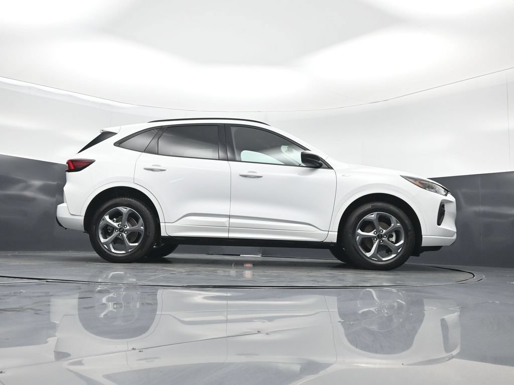 Certified 2023 Ford Escape ST-Line w/ Tech Pack #1 AWD/4WD image 46