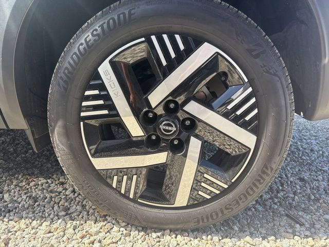 Used 2025 Nissan Kicks SV image 7