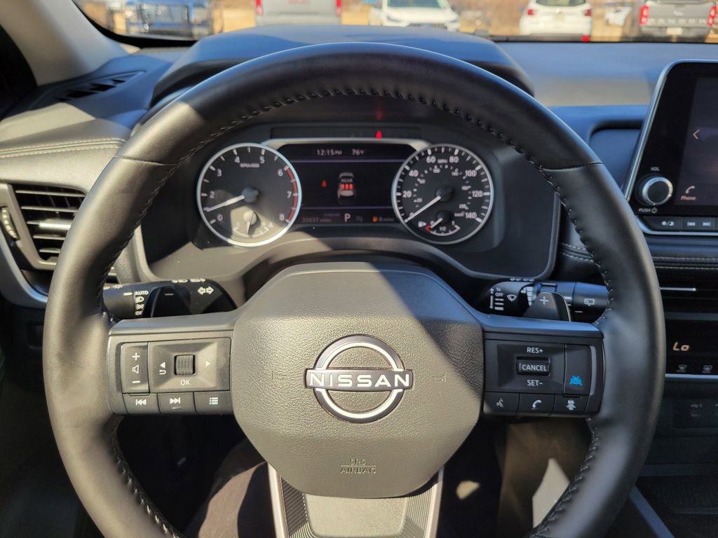 Used 2025 Nissan Rogue SV image 31