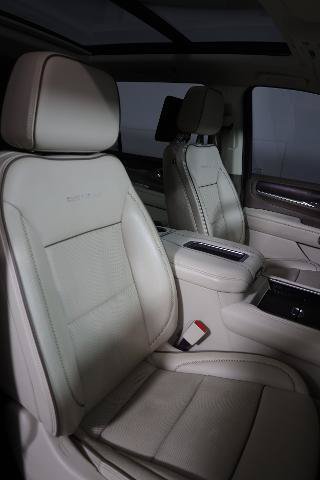 Used 2021 GMC Yukon XL Denali w/ Denali Premium Package AWD/4WD image 9