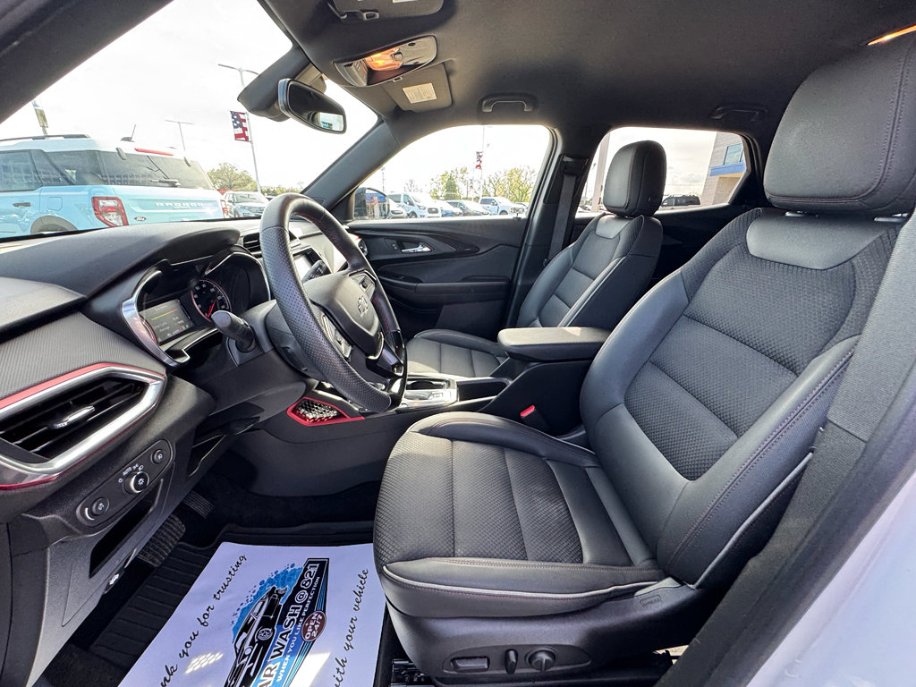 Used 2022 Chevrolet TrailBlazer RS w/ Technology Package AWD/4WD image 25