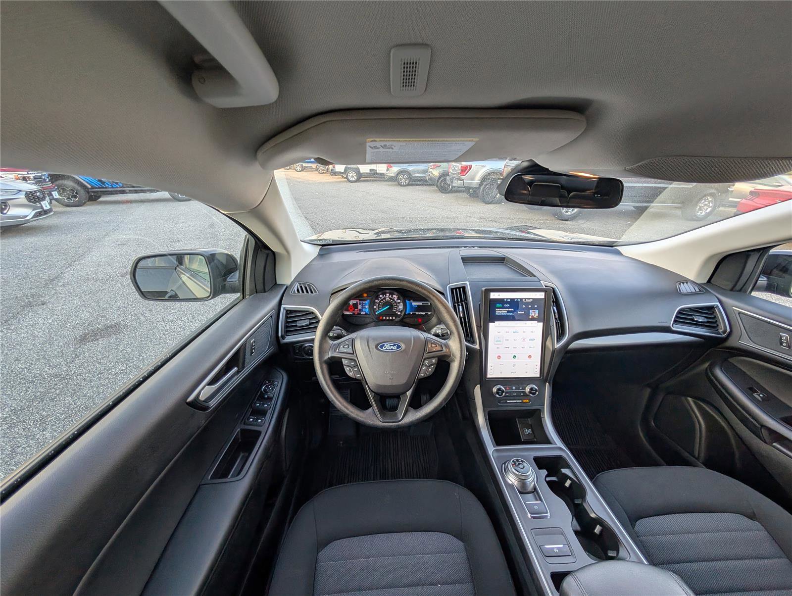 Certified 2024 Ford Edge SE w/ Black Appearance Package image 15