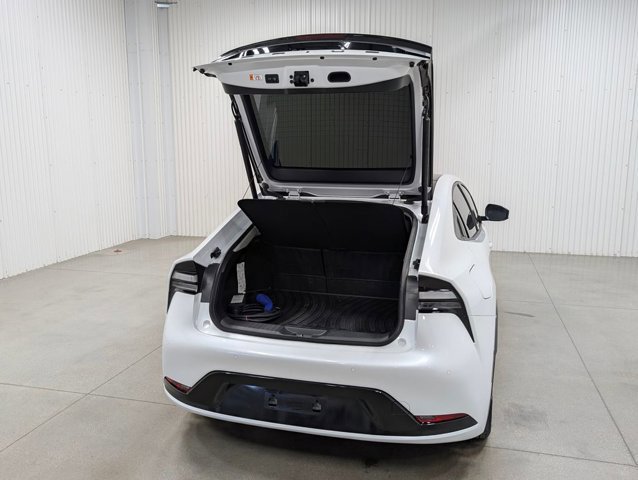 Used 2024 Toyota Prius Prime Premium w/ Advanced Technology Package image 9