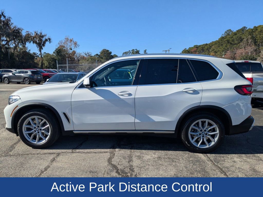 Used 2023 BMW X5 sDrive40i w/ Parking Assistance Package image 2