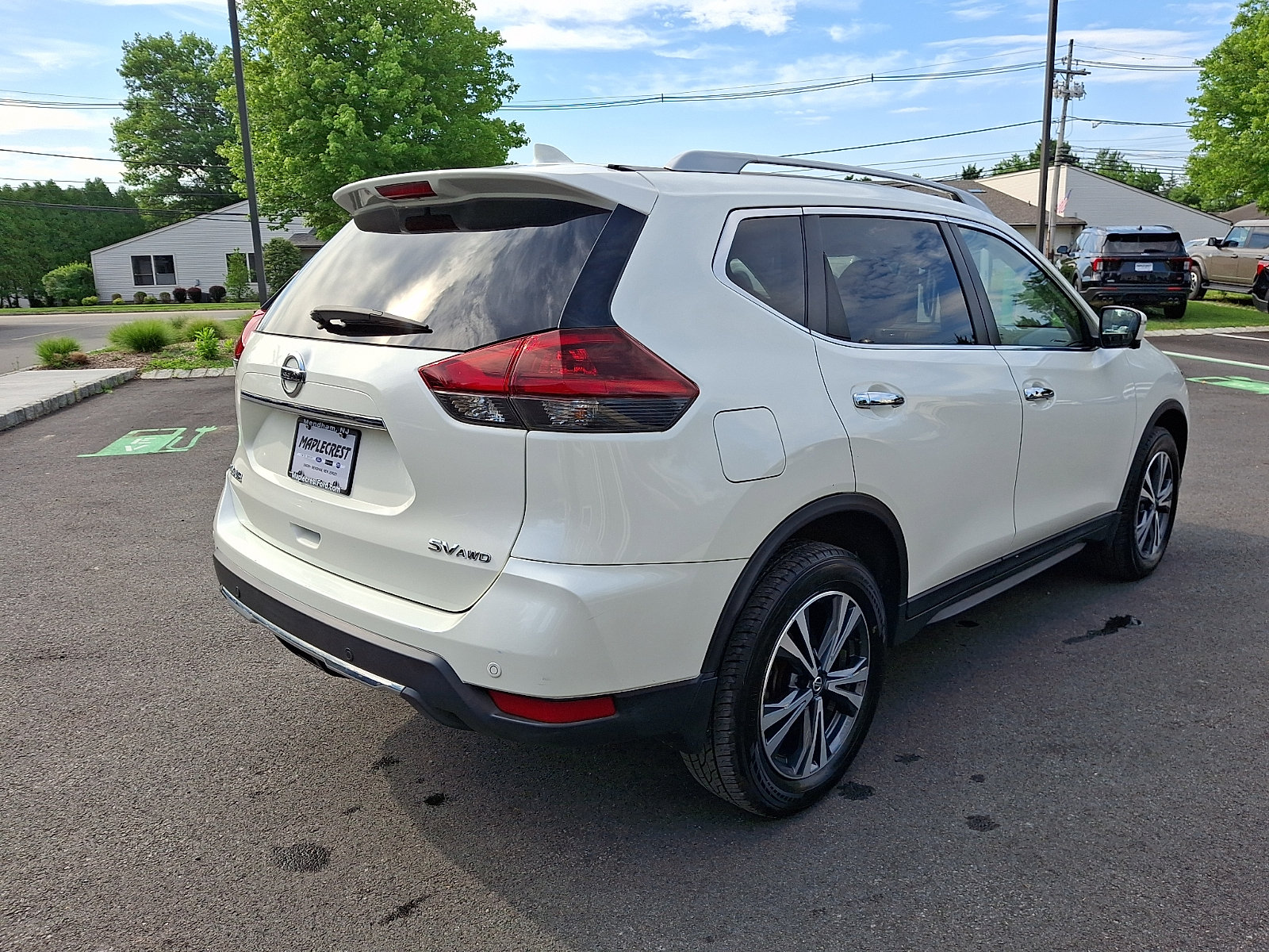 Used 2019 Nissan Rogue SV w/ Premium Package AWD/4WD image 5