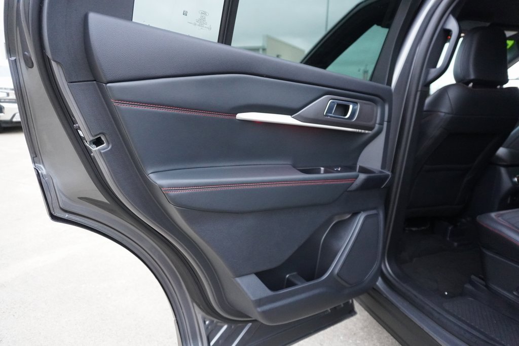 Certified 2025 Ford Explorer ST-Line w/ Premium Package image 23