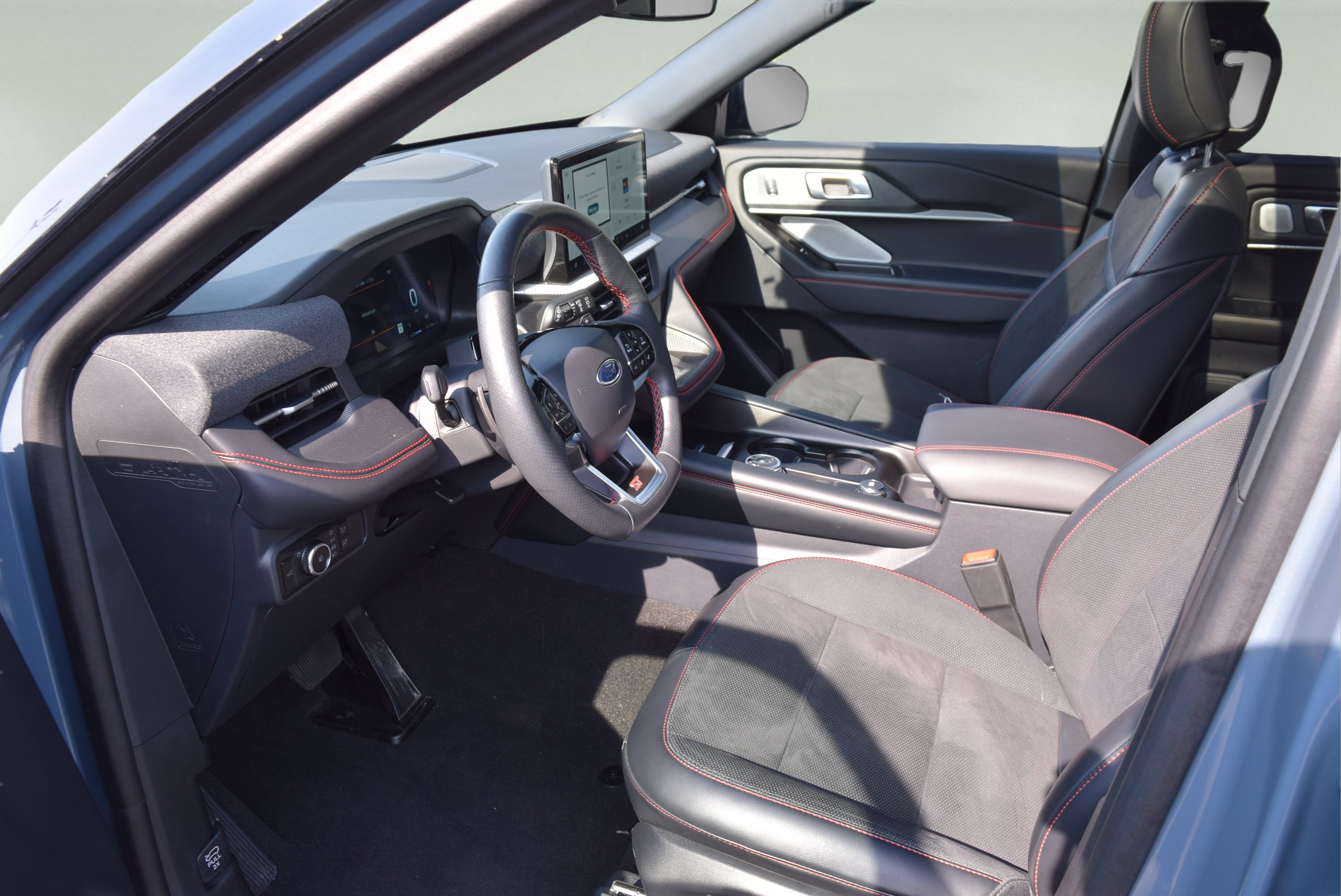 Certified 2025 Ford Explorer ST w/ Sun And Sound Package AWD/4WD image 11