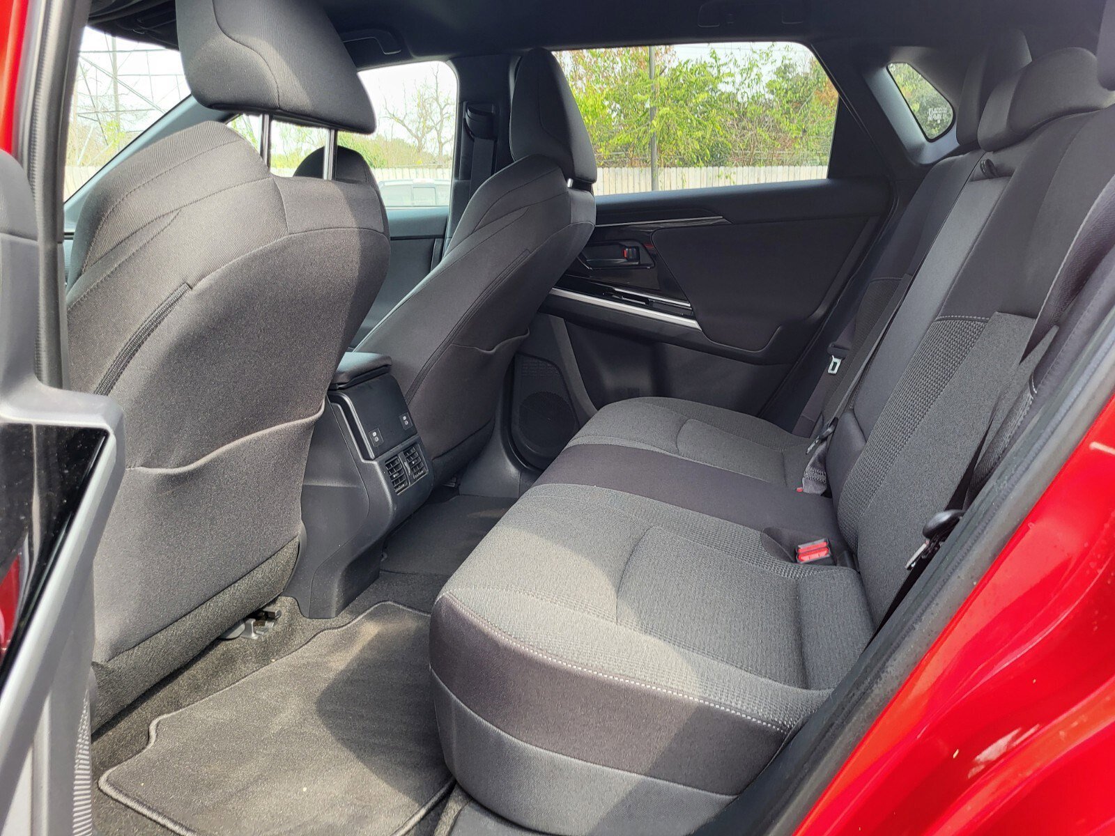 Used 2025 Subaru Solterra Premium image 17