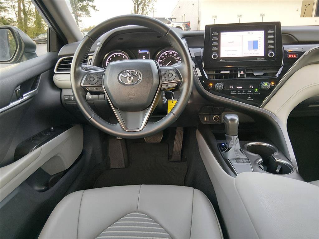 Used 2023 Toyota Camry SE FWD image 11