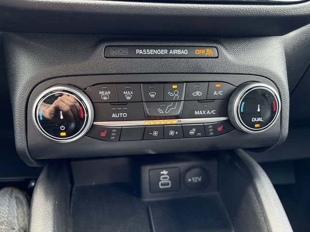 Certified 2025 Ford Escape ST-Line Select AWD/4WD image 38