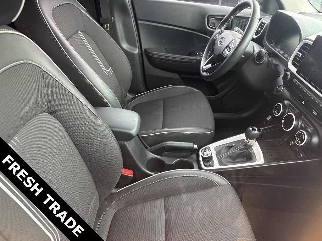 Used 2024 Hyundai Venue Limited image 8