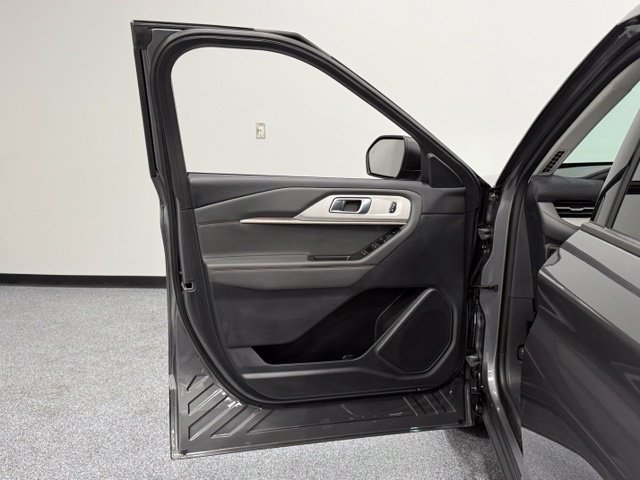 Certified 2026 Ford Explorer Active w/ Active Comfort Package RWD image 12