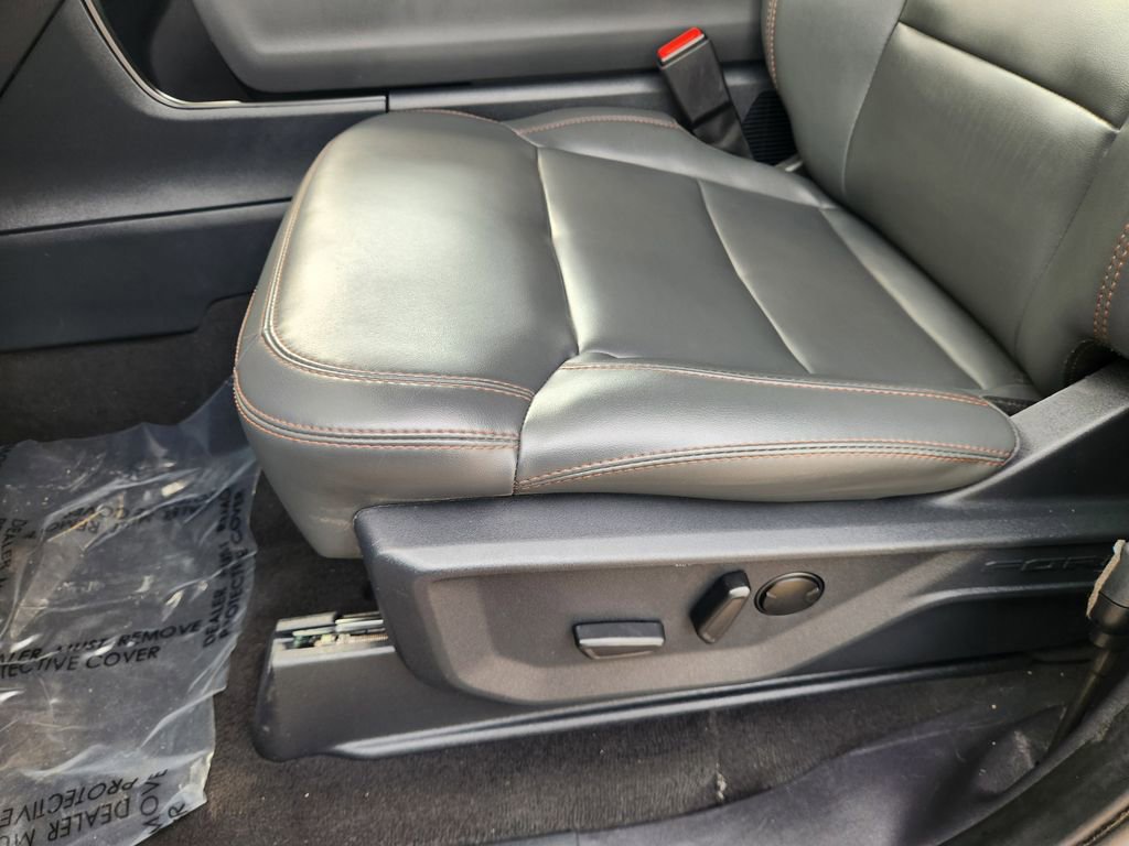 Certified 2025 Ford Expedition Active AWD/4WD image 21