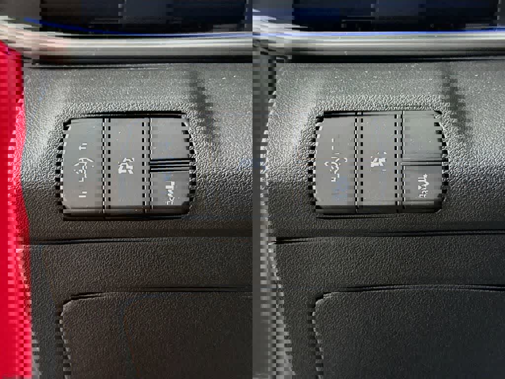 Used 2022 Hyundai Elantra Limited image 25